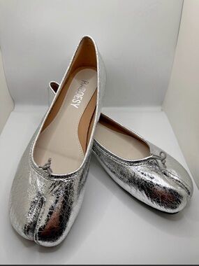 Silver Tabi Flats